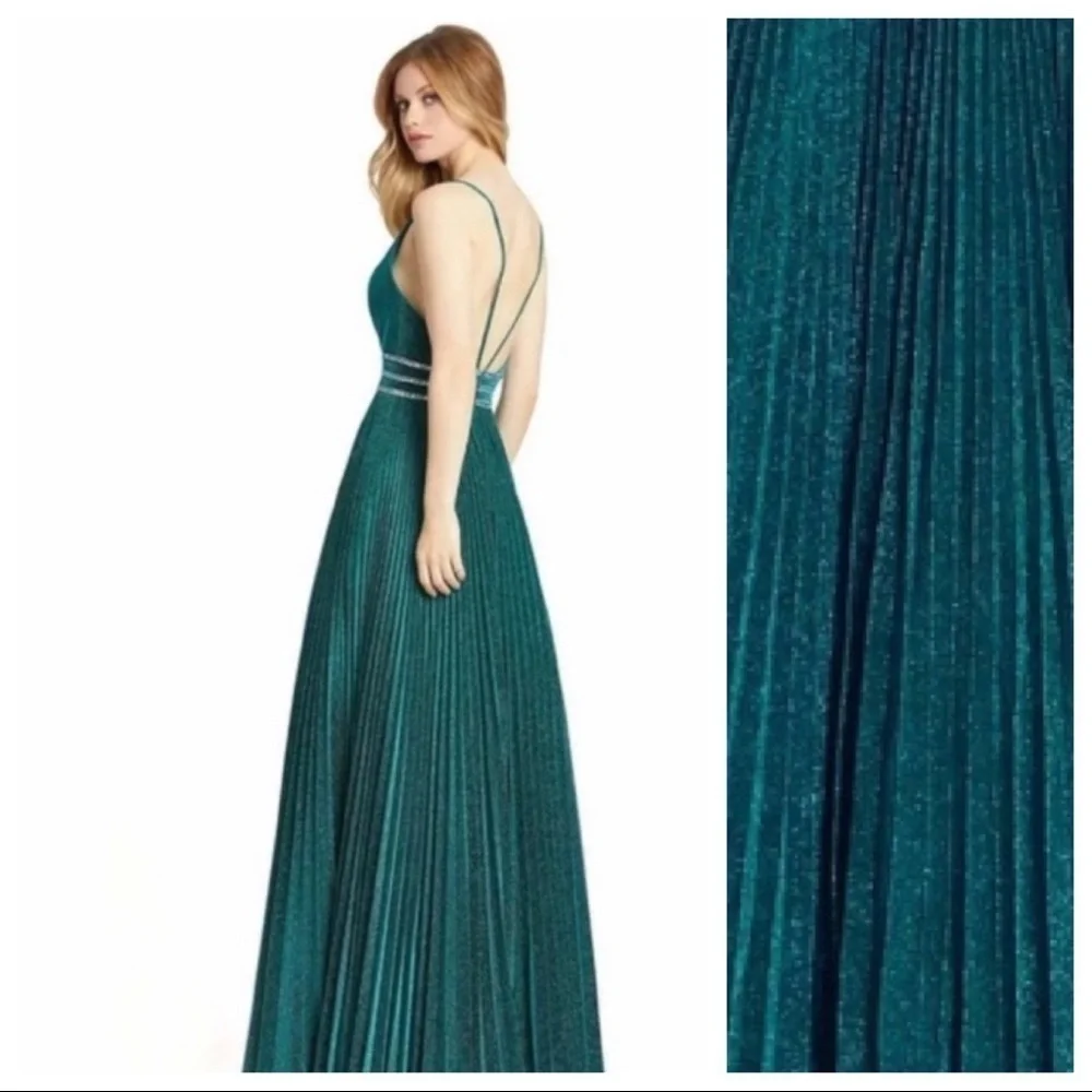 NWT Mac Duggal Green/Teal Embellished Sparkle A-Line Pleated Halter Gown Size 8 - Picture 2 of 11